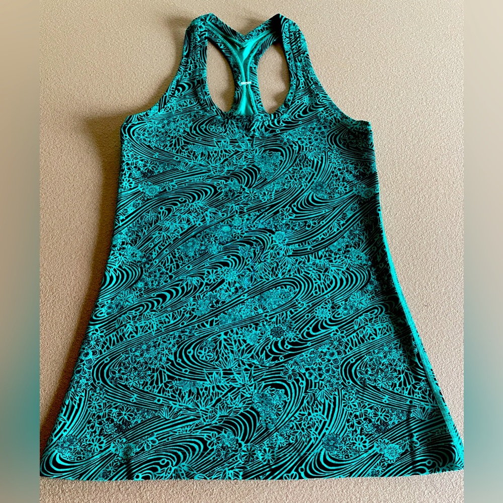Lululemon tank. EUC size 4.